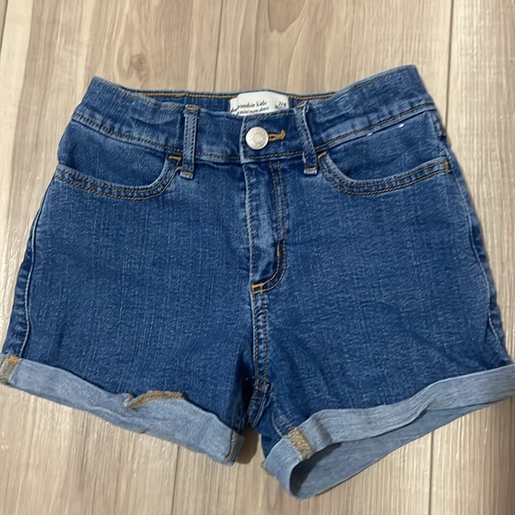 3 Pairs of Short Abercrombie Kids size 7/8 - Picture 3 of 8
